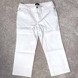 Metro Style White Capri pant size 10